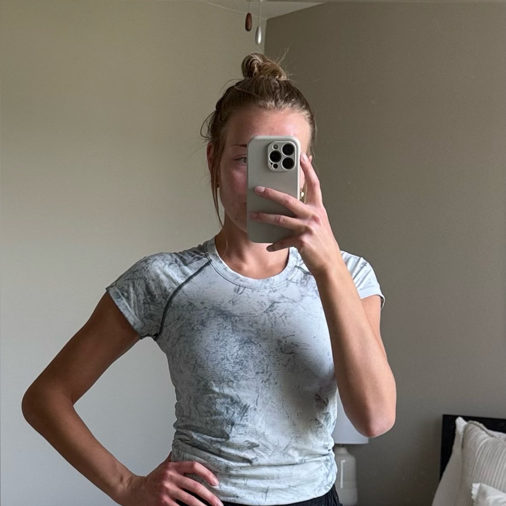 LULULEMON Fitted Tie Die T-Shirt